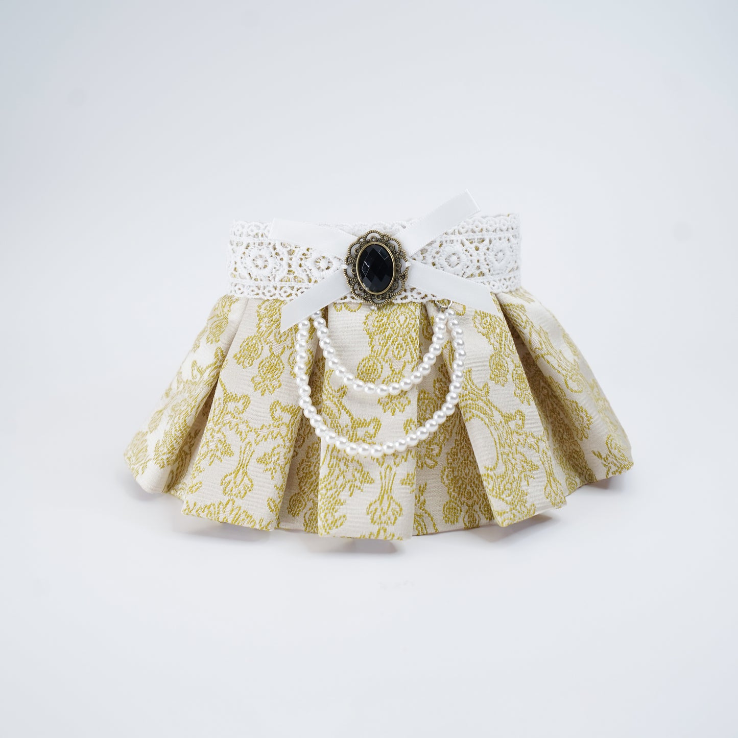 Gwendolen (1-Gilded Vanilla Brocade) | Pet Neckwear